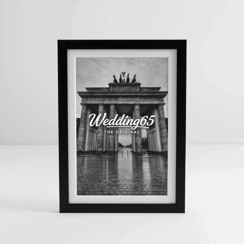 B/W Wedding65 Gerahmtes Poster (27 × 37 cm) - Schwarz