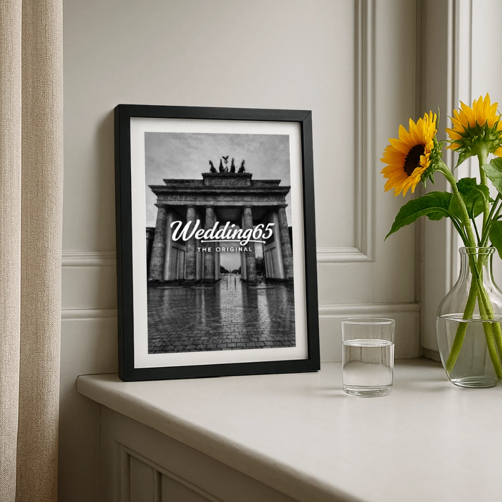 B/W Wedding65 Gerahmtes Poster (27 × 37 cm) - Schwarz
