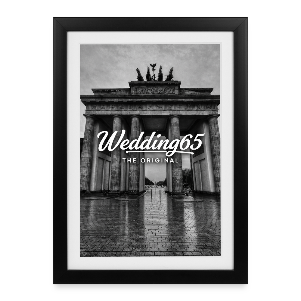 B/W Wedding65 Gerahmtes Poster (27 × 37 cm) - Schwarz